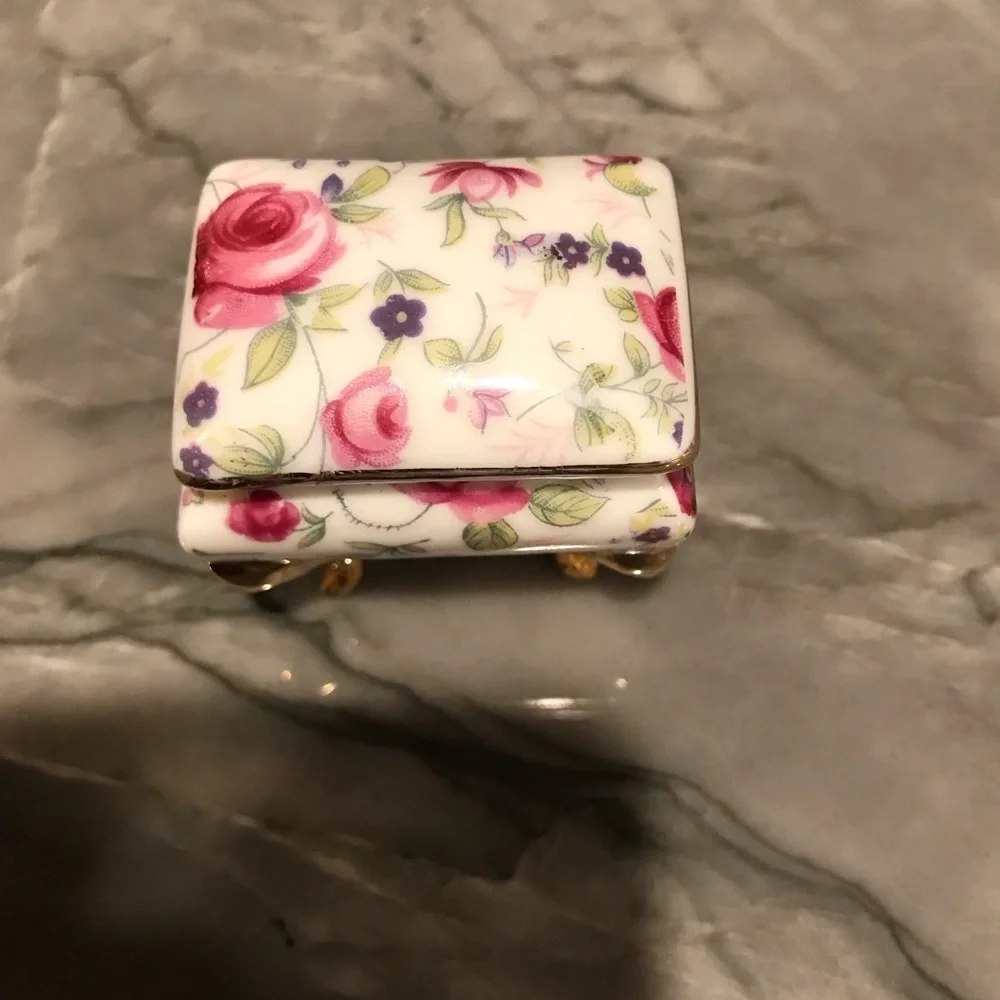 Vintage Small Porcelain Ring Keepsake Box Roses Footed Japan 2” X 1.5”